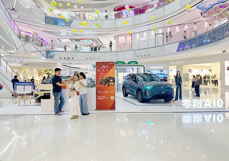 零跑汽车  X  南宁安吉万达广场  